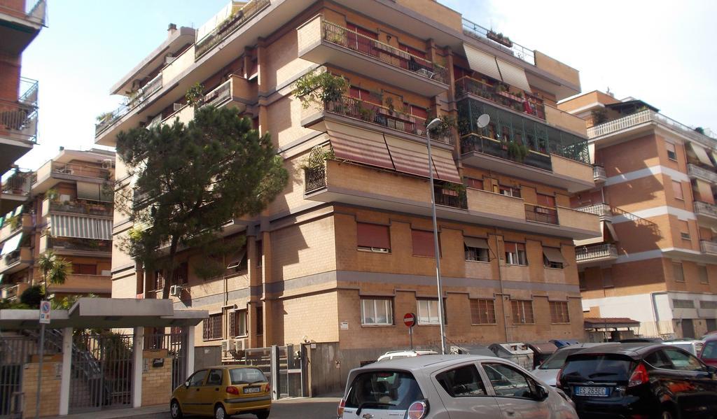 Roma Tourist House Hotel Bagian luar foto