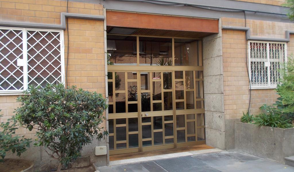 Roma Tourist House Hotel Bagian luar foto