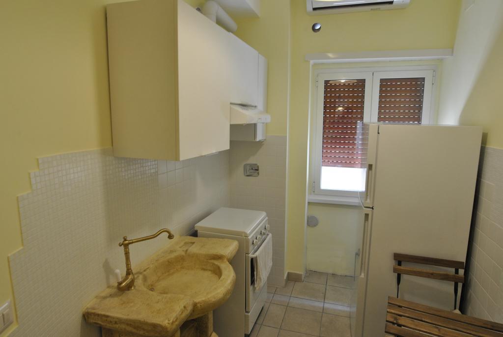 Roma Tourist House Hotel Bagian luar foto