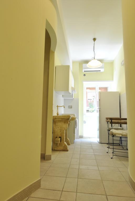 Roma Tourist House Hotel Bagian luar foto